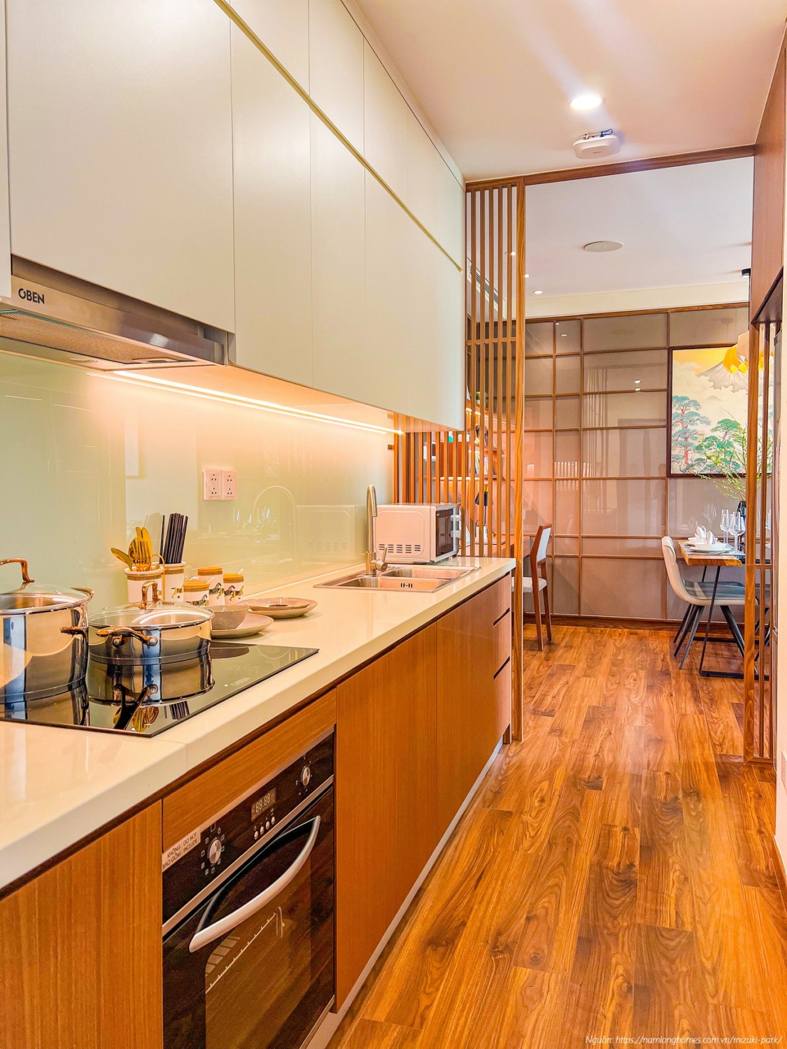 Trang thiết bị bếp nhà mẫu căn hộ 78m² Mizuki Park Bình Chánh